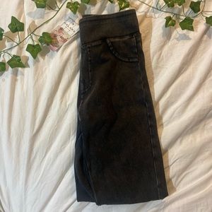 Halara Jeggings With Tags!